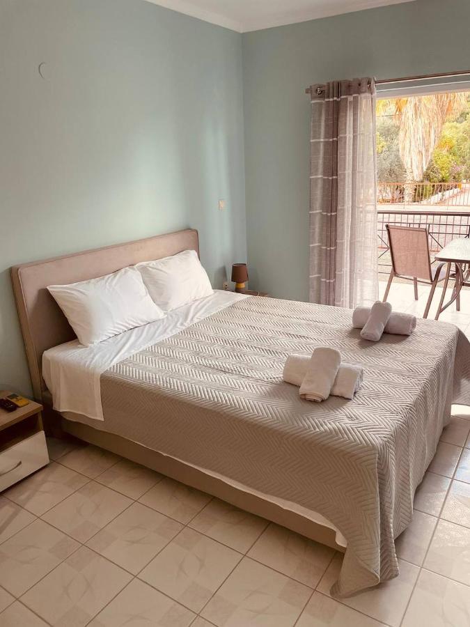 Gm Apartments Толон Екстериор снимка