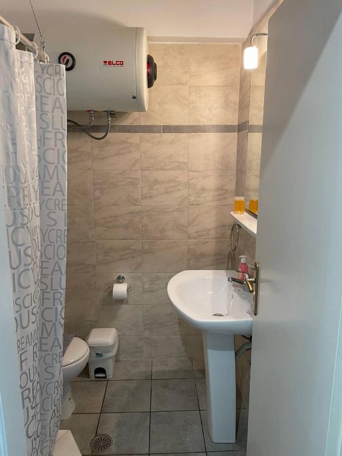 Gm Apartments Толон Екстериор снимка