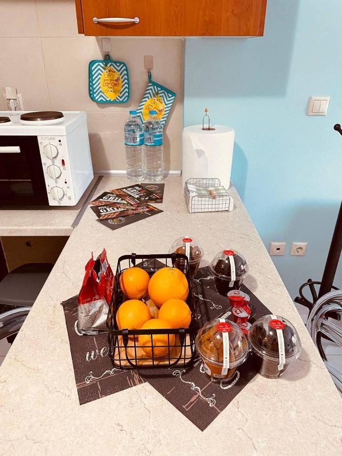 Gm Apartments Толон Екстериор снимка