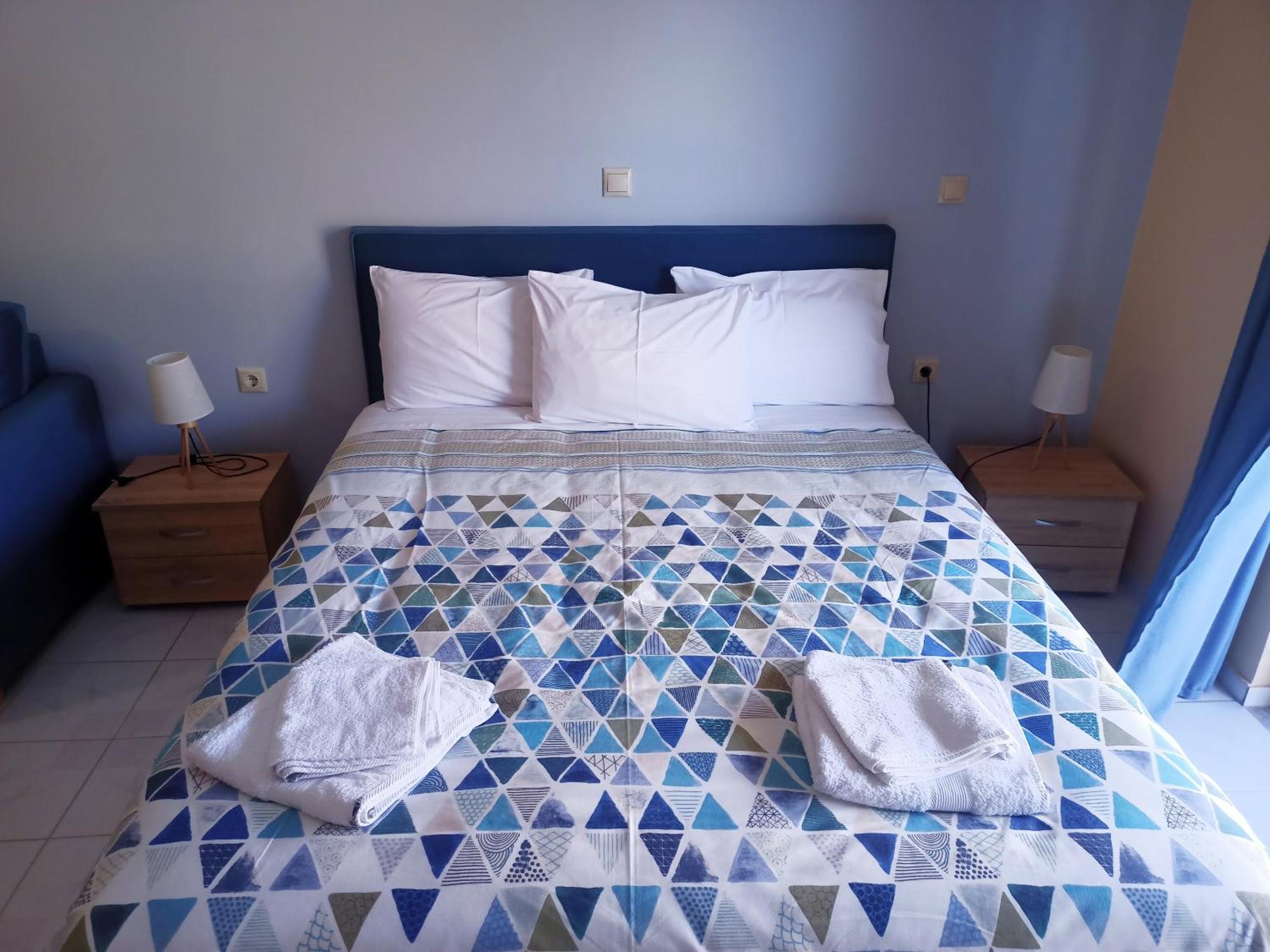 Gm Apartments Толон Екстериор снимка