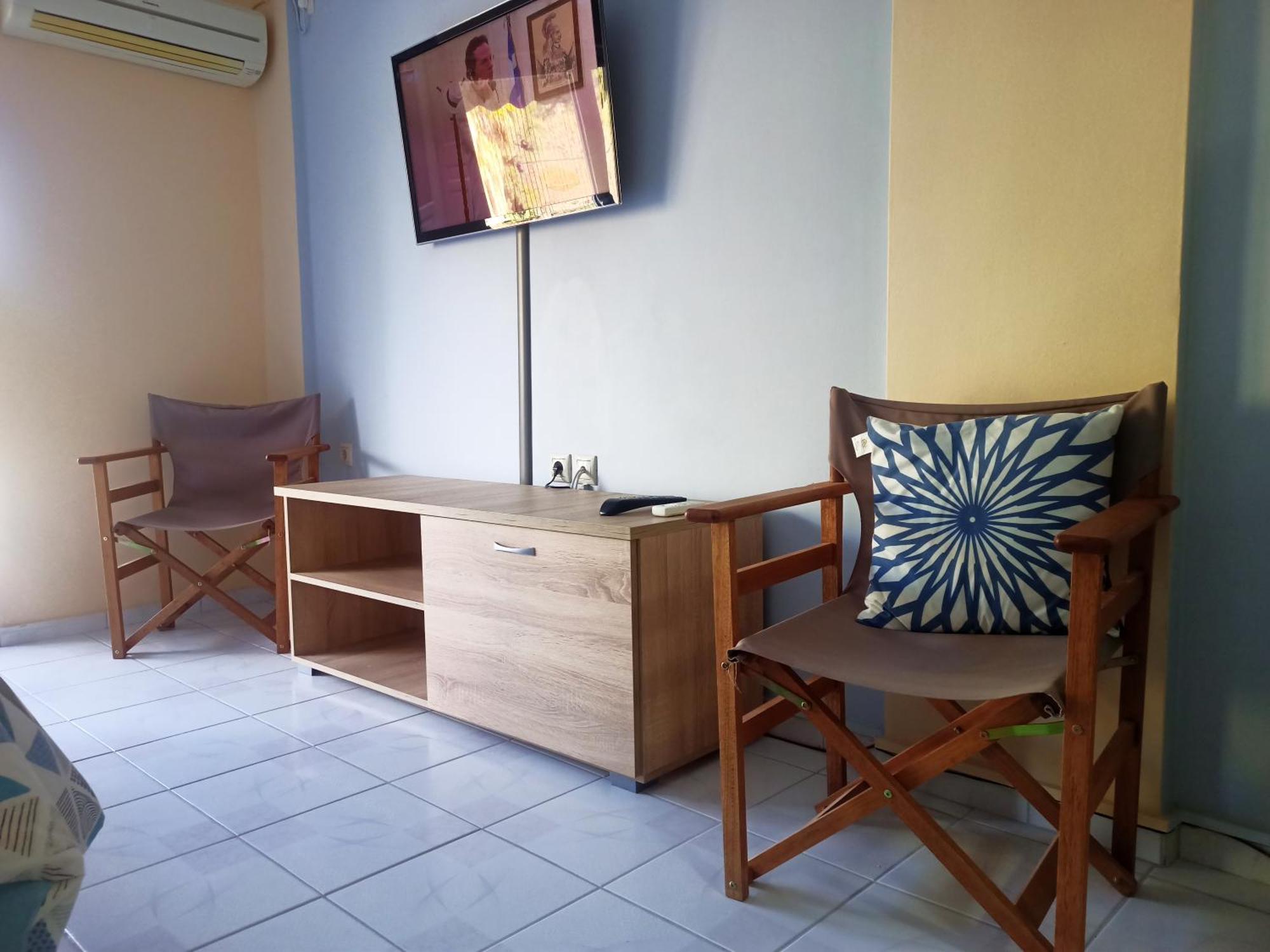 Gm Apartments Толон Екстериор снимка