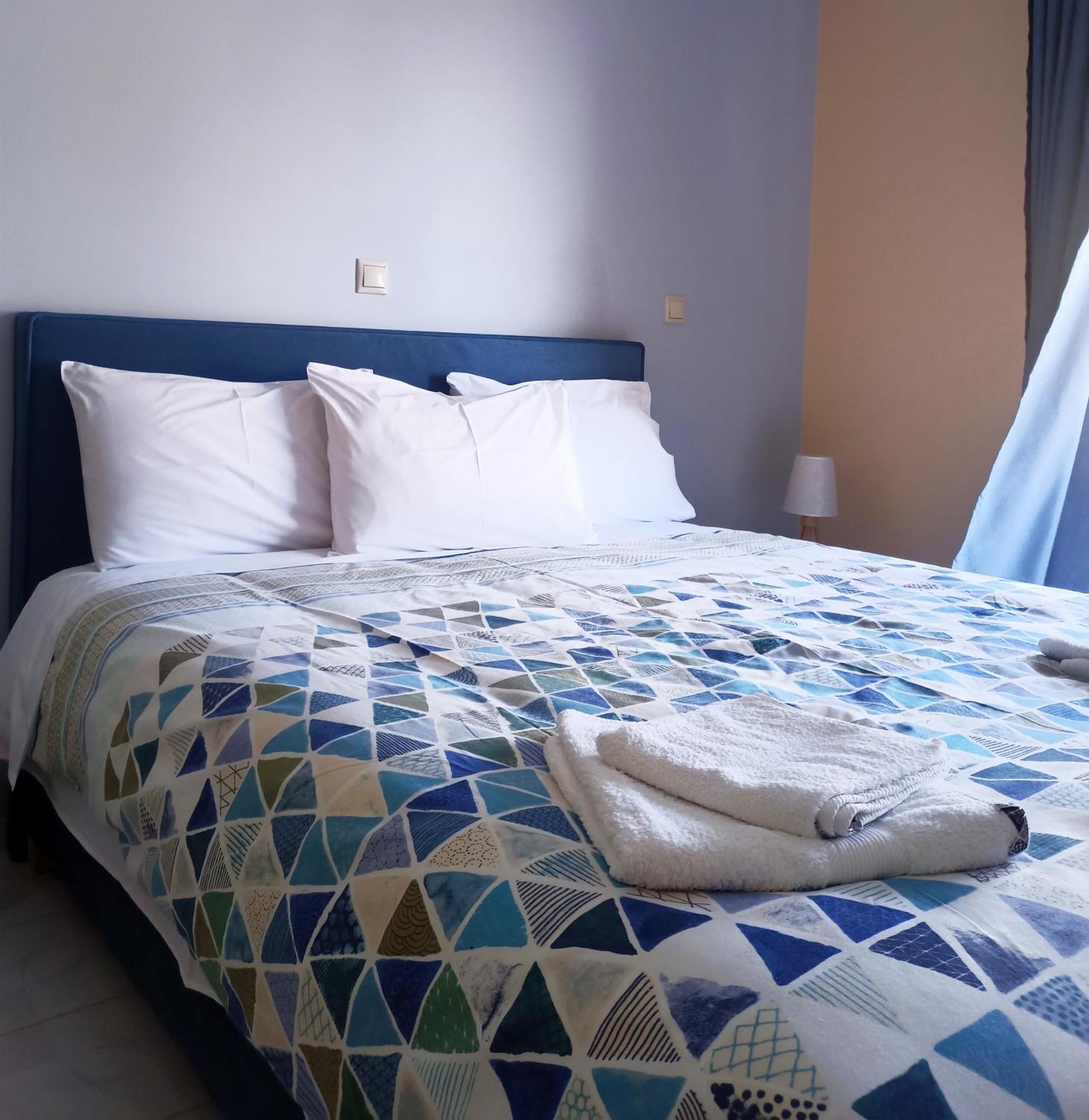 Gm Apartments Толон Екстериор снимка