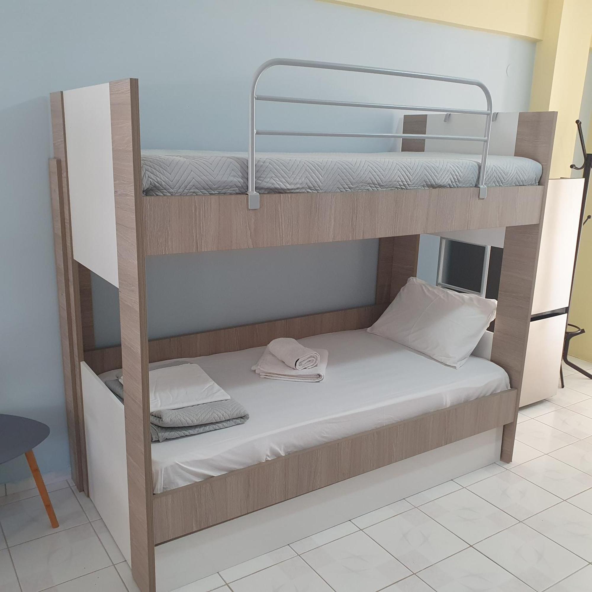 Gm Apartments Толон Екстериор снимка